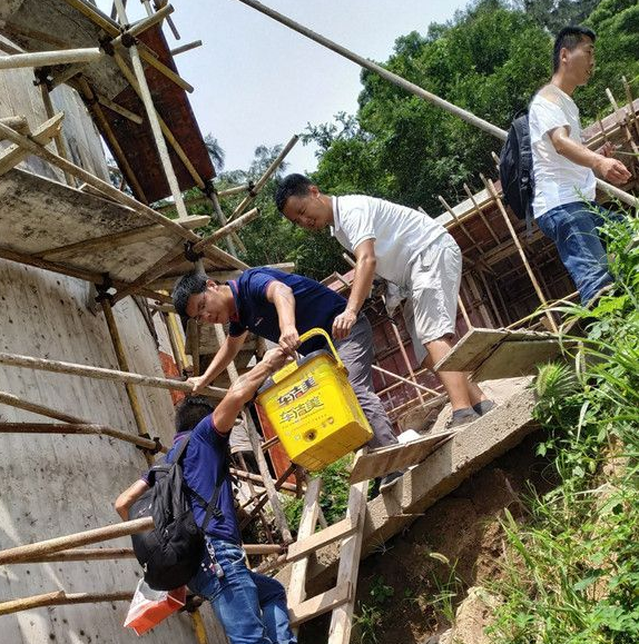 山推夏季送清涼 持續(xù)提升客戶滿意度—走進(jìn)浙江