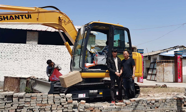 山推60小挖機陸續(xù)交車客戶